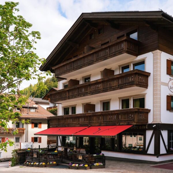 ORIGINALE vicino d'angolo _compressed